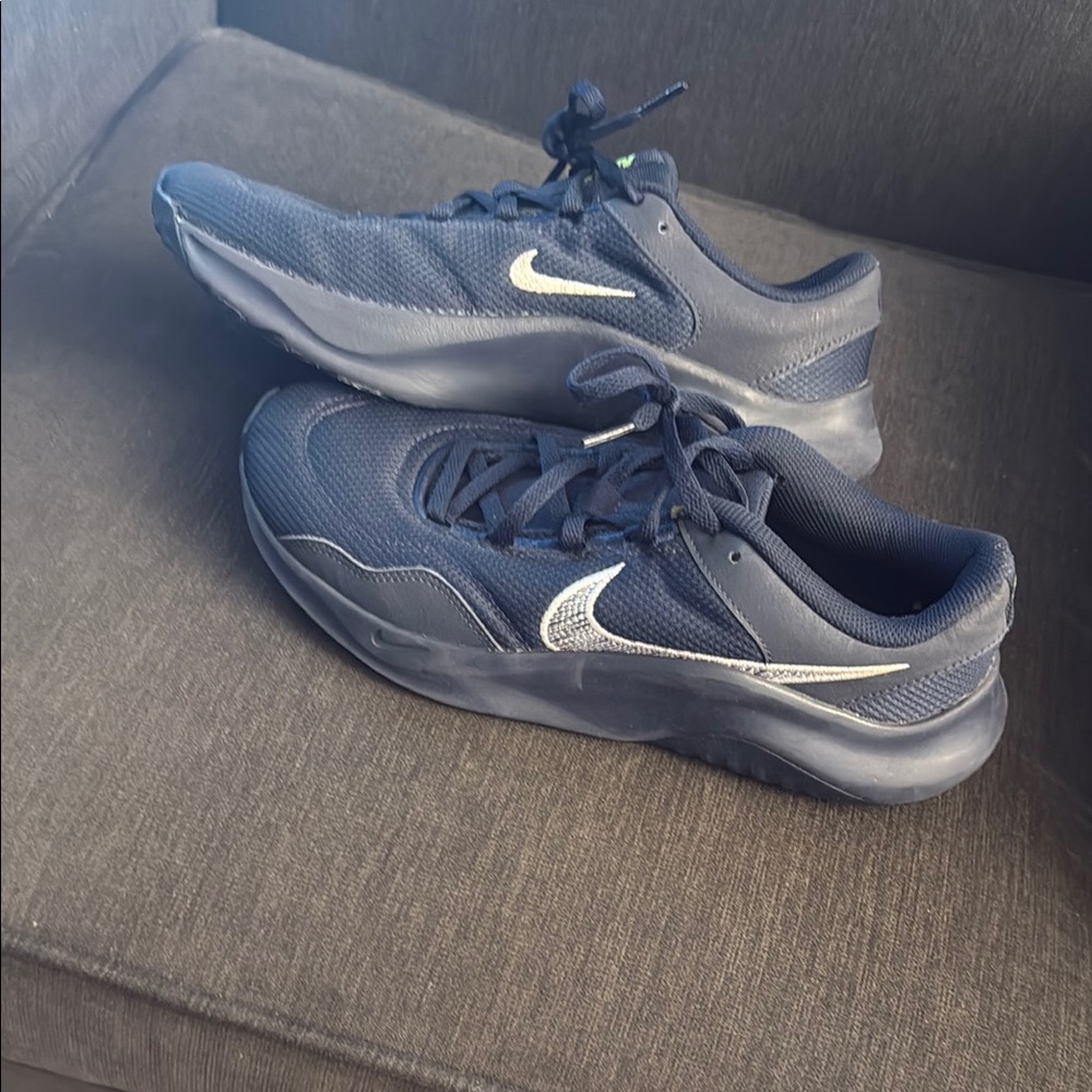 Nike Navy Blue Men’s Athletic Shoes